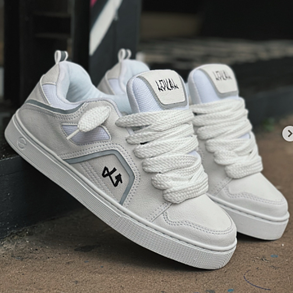 TENIS LOKAL